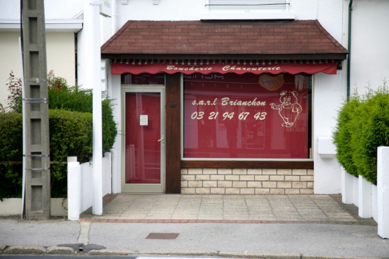 vitrine-TOUET DE L ESCARENE-min_france_frankreich_commerce_frankrijk_francia_delicatessen_butchery_charcuterie-424328